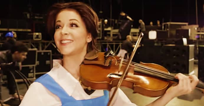 Música | Lindsey Stirling lança cover de A Bela e a Fera