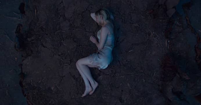 Woodshock | Com crise cotidiana e vício em alucinógenos, Kirsten Dunst pira em novo filme
