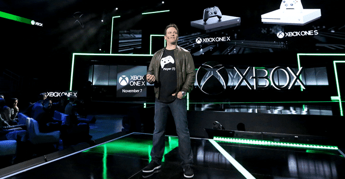 Xbox One ou PlayStation 4? | Phil Spencer responde essa pergunta