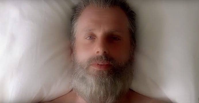 A AMC liberou o primeiro trailer da oitava temporada de The Walking Dead. Durante o vídeo, além de cenas de ação, um grande mistério é apresentado. Confira!