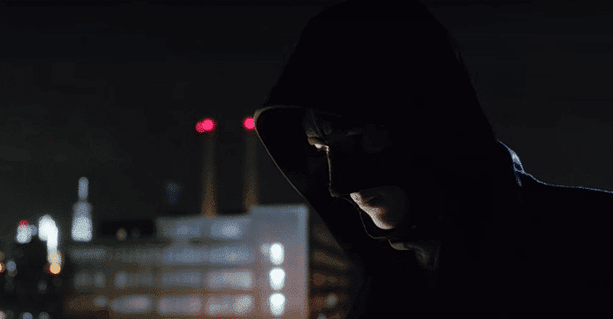 Uau! | Bruce veste pela primeira vez o uniforme de Batman em Gotham. Confira o trailer!