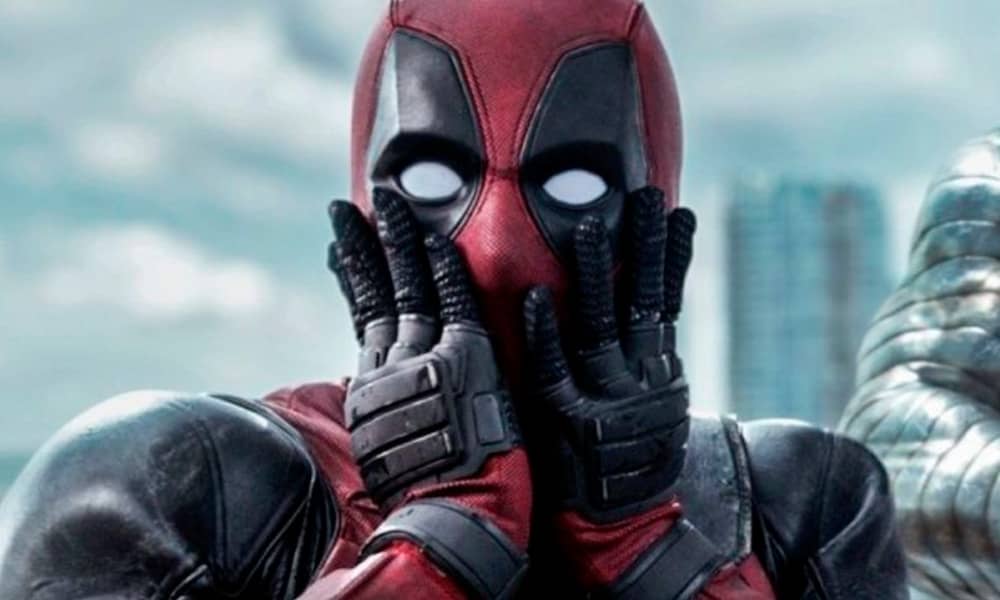 Homem vestido de Deadpool entra armado em ônibus no Rio de Janeiro