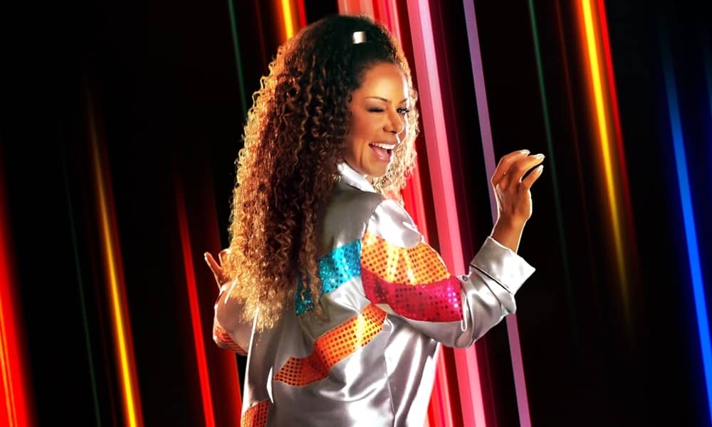 Eterna 'Globeleza', Valéria Valenssa faz vídeo de carnaval para Netflix