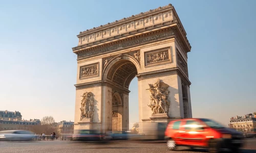 Gran Turismo | Largada para a FIA GT Championship 2019 acontecerá em Paris