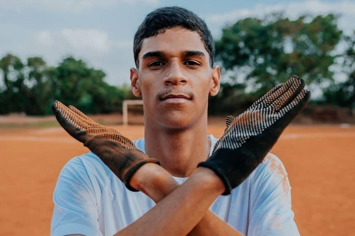 Luva-de-Pedreiro-recebe-homenagem-FIFA-23