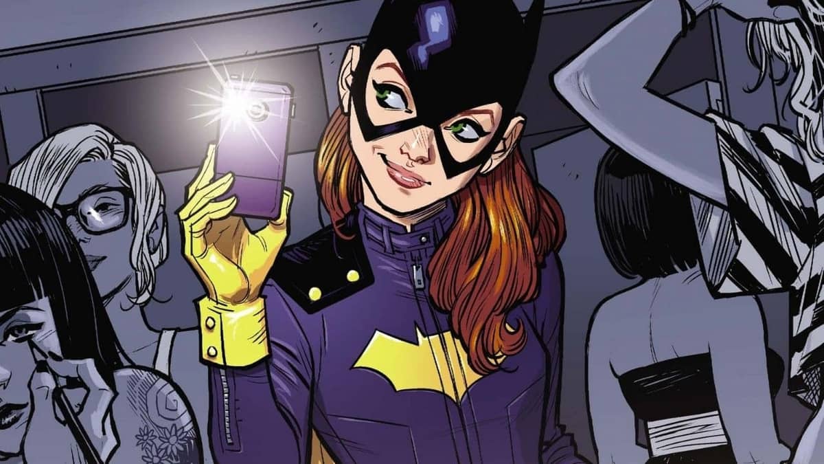 Cenas dos bastidores de Batgirl são divulgadas por Leslie Grace.