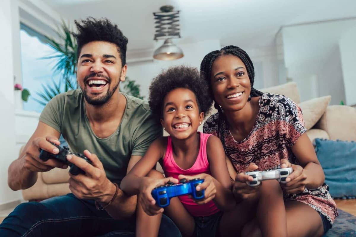 5 jogos INCRÍVEIS e DIVERTIDOS para jogar com a família