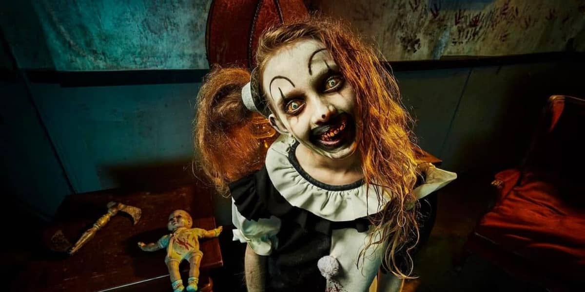 Quem é a garotinha fantasma de Terrifier 2 e por que apenas três pessoas conseguem vê-la