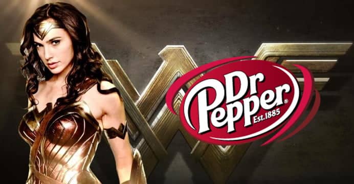Dr. Pepper | Novas imagens mostram Mulher Maravilha em poses clássicas