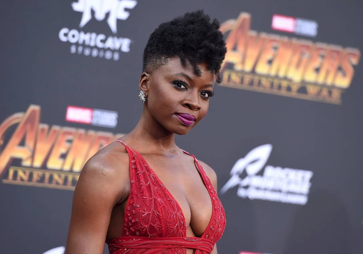 Danai Gurira A poderosa Okoye e mais além