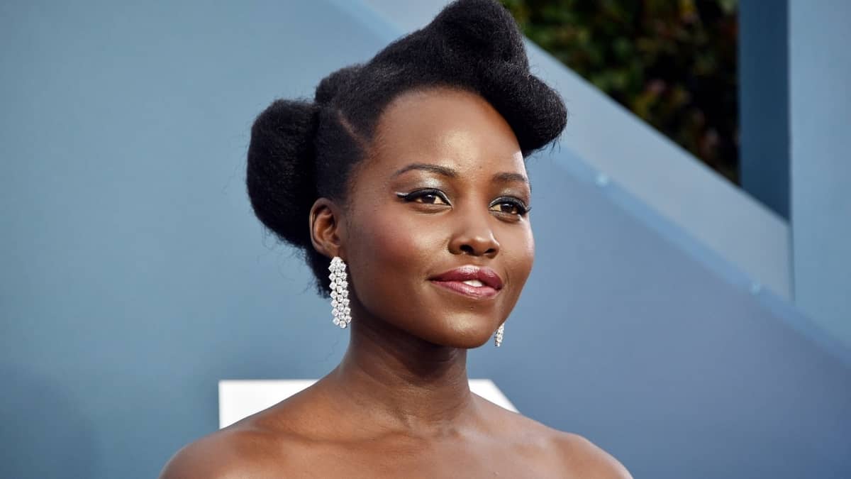 Lupita Nyong’o: A ganhadora do Oscar que conquistou Hollywood em “Pantera Negra”