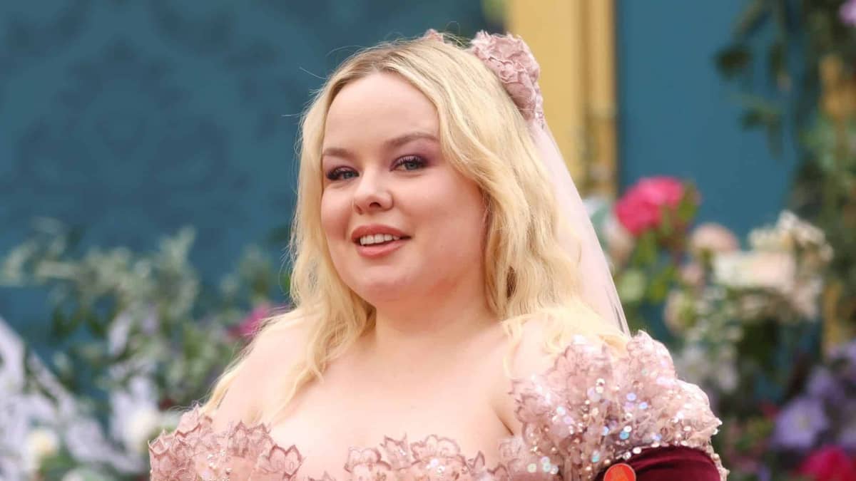 Nicola Coughlan: A rainha do humor e da emoção na televisão