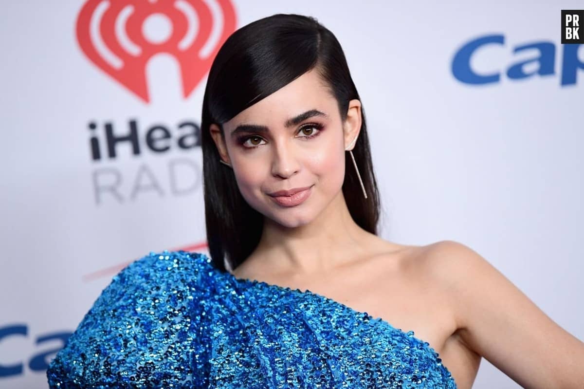 Sofia Carson: A estrela que une música, moda e cinema
