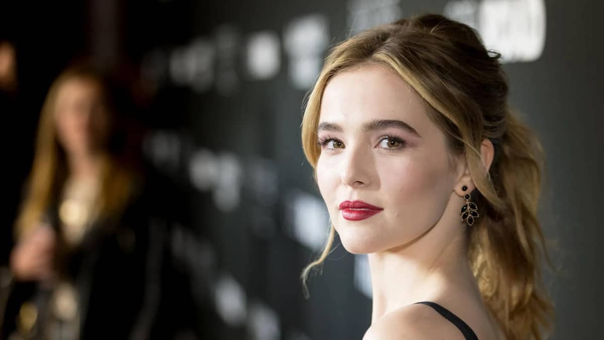 Zoey Deutch: A energia contagiante que encanta no cinema