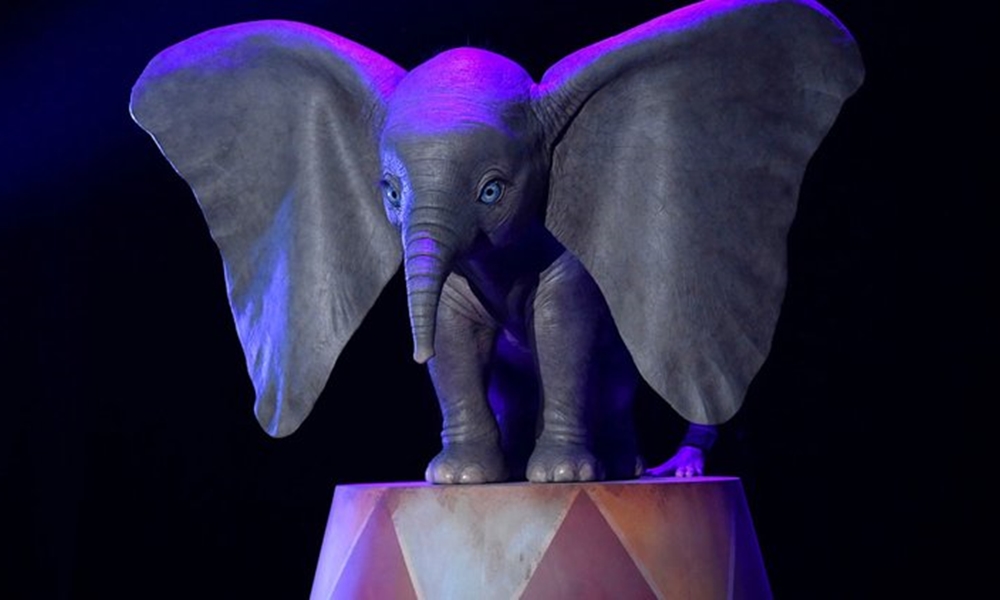 Confira a primeira imagem de Dumbo no live-action dirigido por Tim Burton