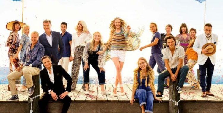 'Mamma Mia! Lá Vamos Nós de Novo' é aclamado pela crítica mundial