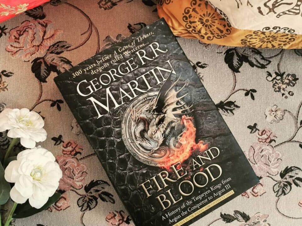 Livro Fogo & Sangue, que inspirou a série A Casa do Dragão.