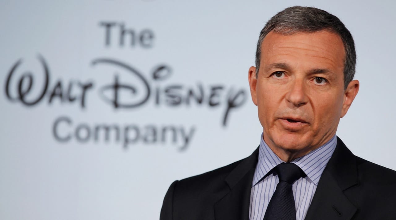 MUDANÇA TOTAL! Bob Iger, chefão da Disney, diz que reduzirá gastos com filmes e séries Foco é na qualidade, não na quantidade