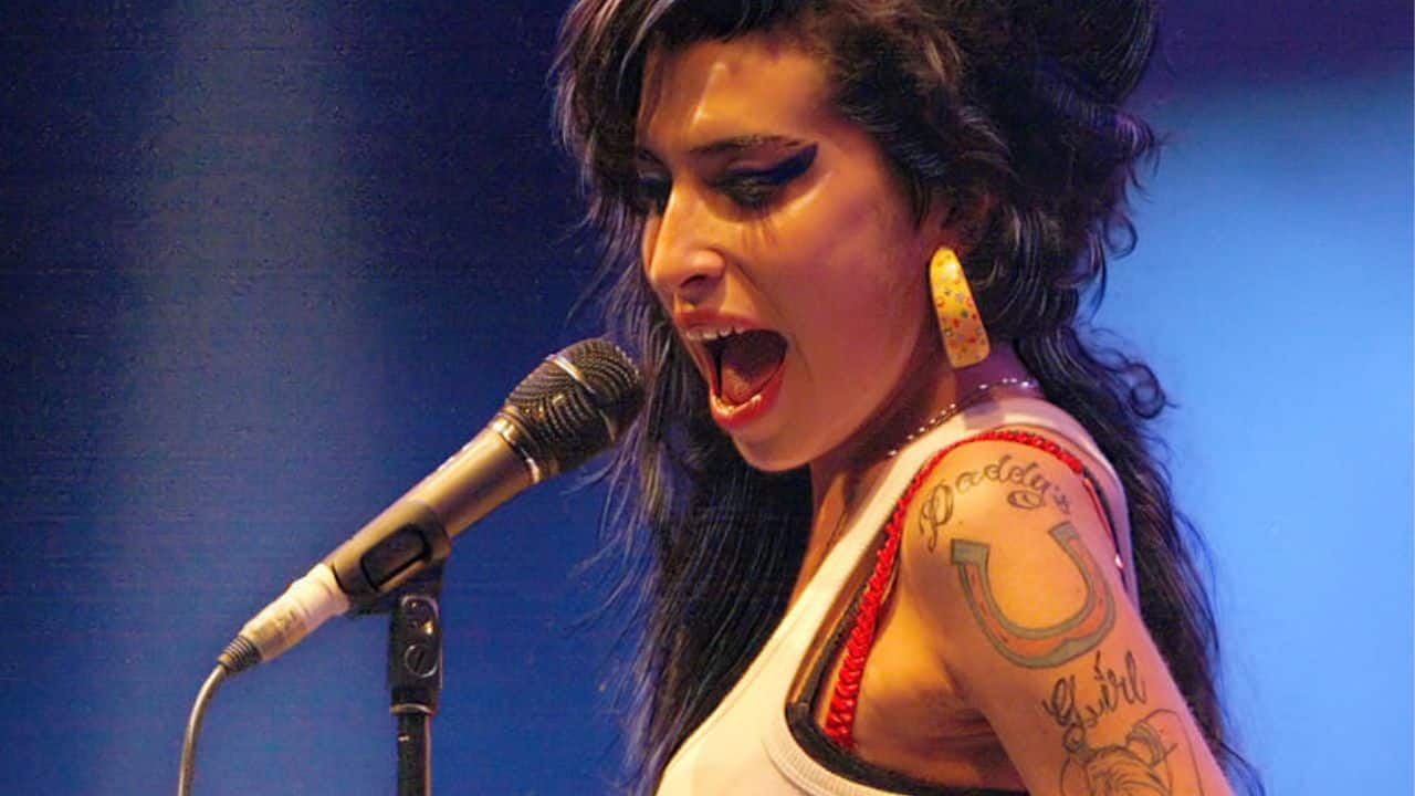 Cinebiografia de Amy Winehouse ganha primeiro trailer EMOCIONANTE; assista!